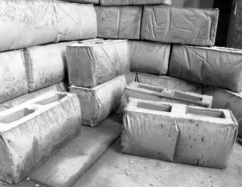 Illustration for article titled The Concrete Blocks at This Bakery Are Made From Empty Sacks of Flour